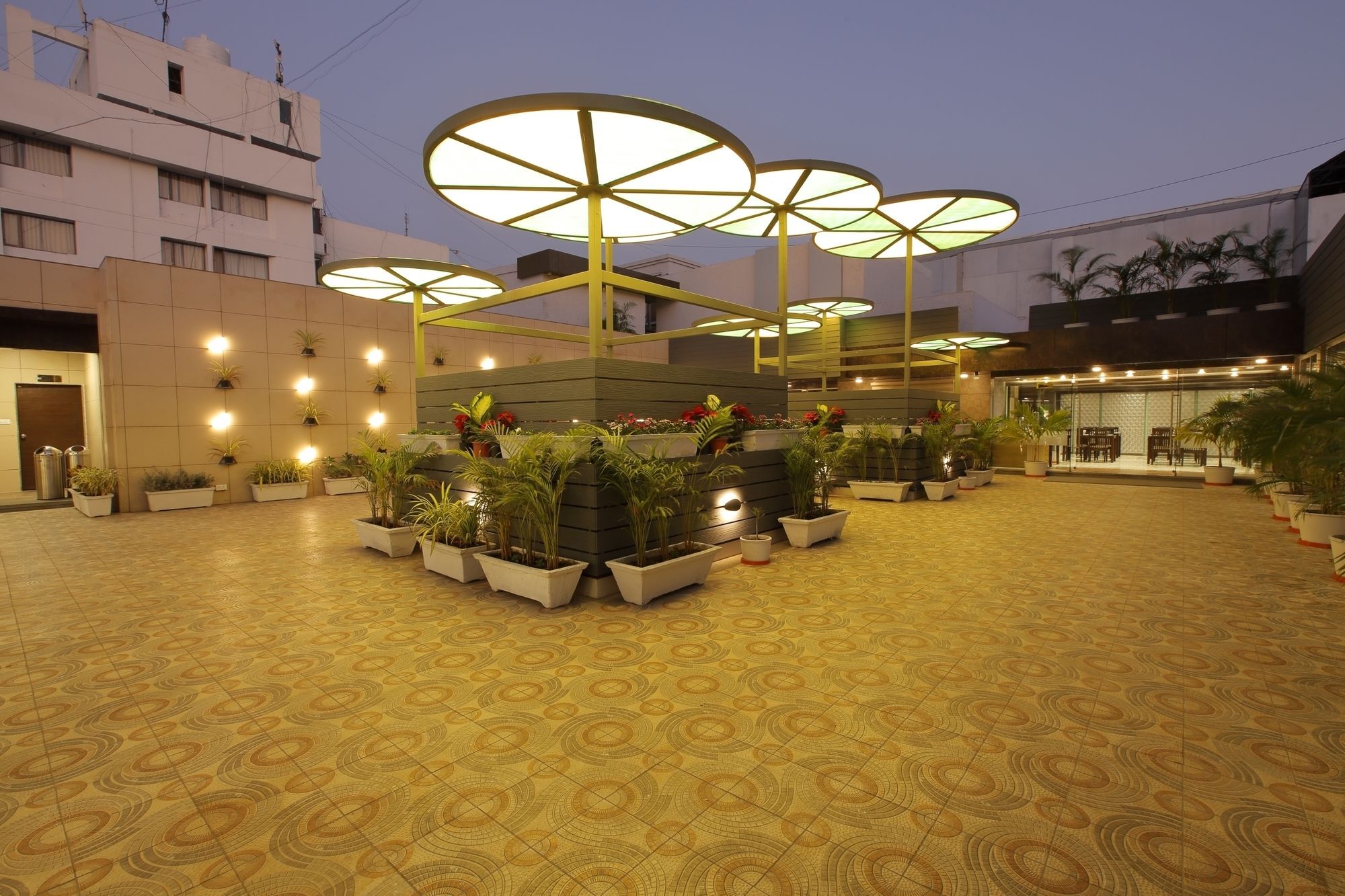 Hotel The Lotus Park Ahmedabad Exteriör bild